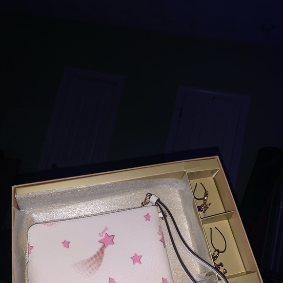 New still in box coach wallet/clutch - Picture 7 of 7